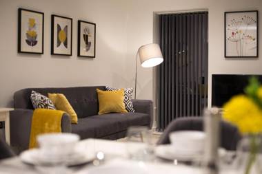 Luxury King Bed Apartment & FREE PARKING