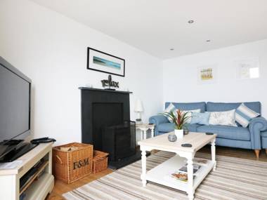 4 Coastguard Cottages