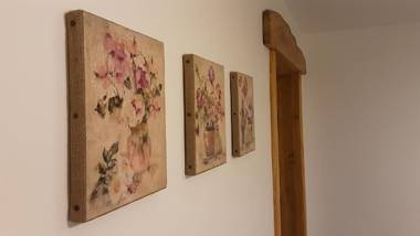 Wesley House Holidays - Choice of 2 Quirky Cottages in 4 private acres