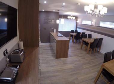 Deepcut Lodge Bed & Breakfast