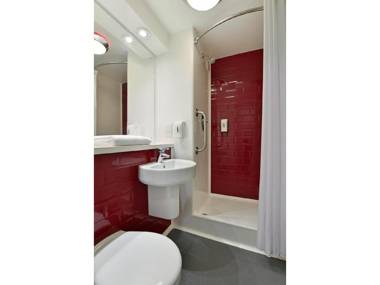 Travelodge Camberley Central