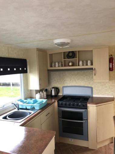 Lovely 2 bedroom static caravan Brean