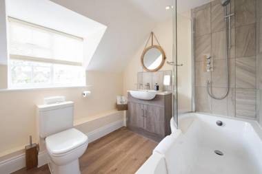 The Lodge at Broadway