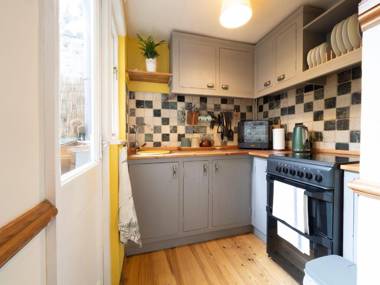 Ethelbert Cottage - cosy couples retreat in the heart of Broadstairs