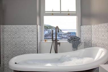 Leader Maritime Suites Brixham