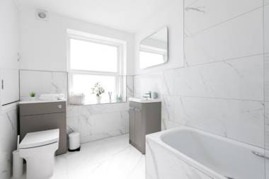 Central-Few Steps from Brighton Beach by Creatick