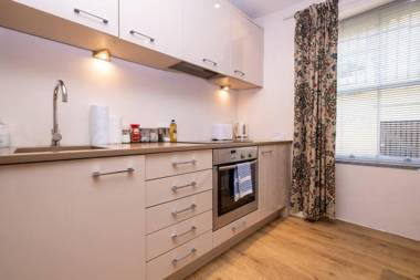 Large Regency Studio Apartment Near The Sea