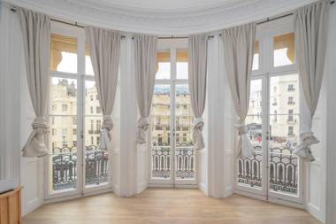 ONE BEDROOM 5 mins away from sea