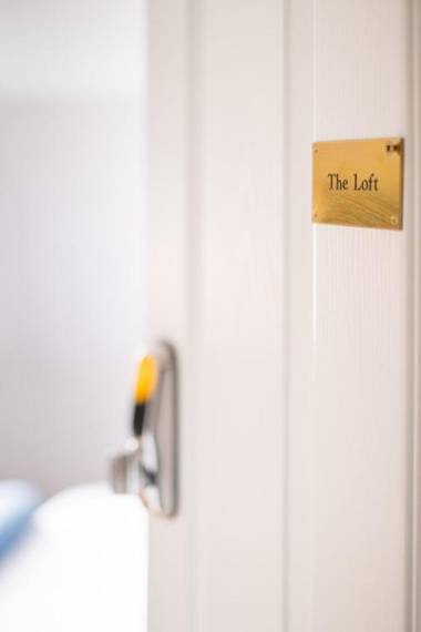 Superb Studio Apartment with Sea View Central Brighton