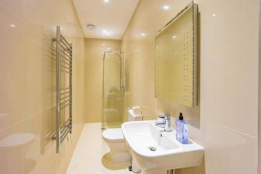 Modern 3 bed flat in quiet BRIGHTON location