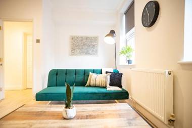 Deluxe Modern 1&2 Bed Apartments Near Brighton Beach & Station