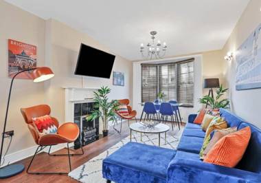 Central Lanes Pad - By My Getaways - Free Parking for one vehicle