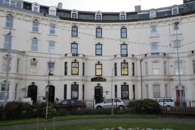 The Carlton's Holiday Suites