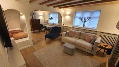 Beautiful House And Elevated Garden In Bridgnorth