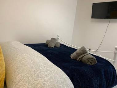 Home from home 2 bed executive style apartment