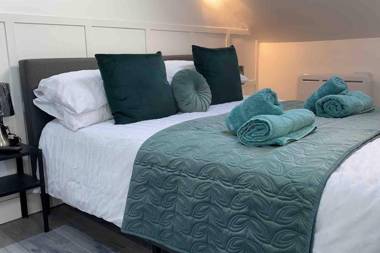 Home from home 2 bed executive style apartment