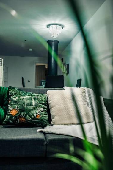 Bv Cosy Basement Apartment At Conditioning House