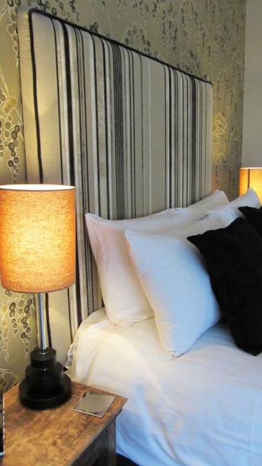 Monties Guest House - Adults ONLY