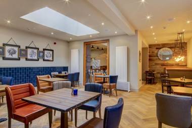 OYO The Gissons Hotel