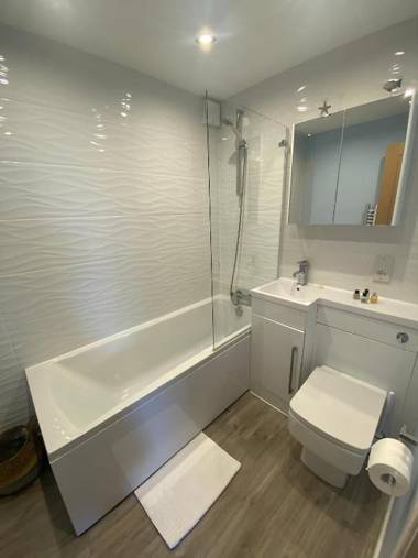 Stunning two bedroom seaside apartment