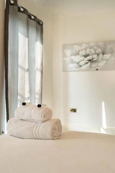 Redbourne Holiday Home