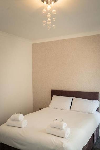 Redbourne Holiday Home