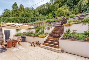 Three Little Pigs Luxury Cottage