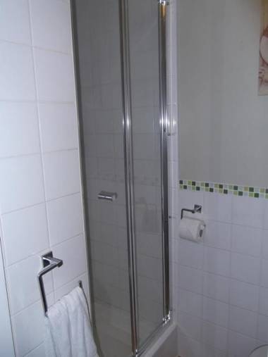 J's Mayfair Guest House