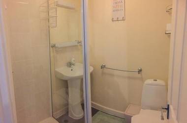 Four Seasons Guest House