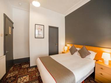 Blarney Stone Hotel