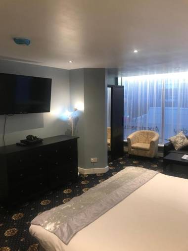 Shores Holiday Apartments