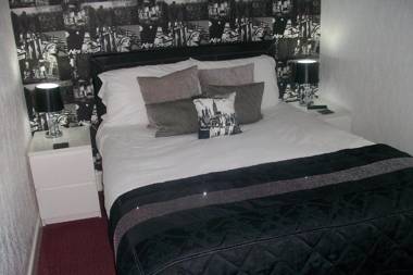 Benson Hotel - Small Families & Couples only