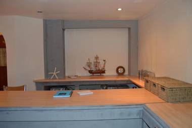 Central Cove Guesthouse