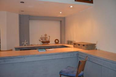 Central Cove Guesthouse