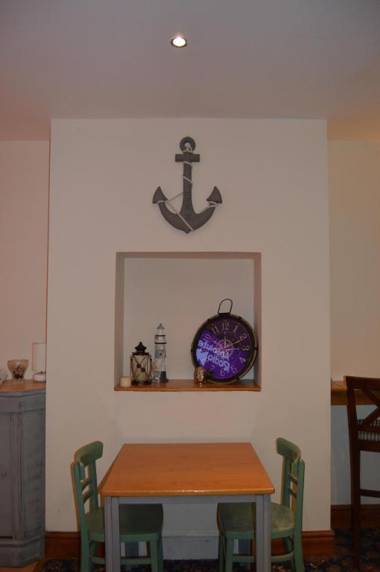 Central Cove Guesthouse