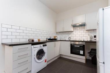 Kings Court Modern Aparthotel Town Centre - Blackpool Resort Collection