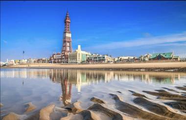 OYO The Shores Hotel