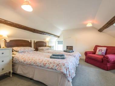 The Old Schoolhouse and Cottage