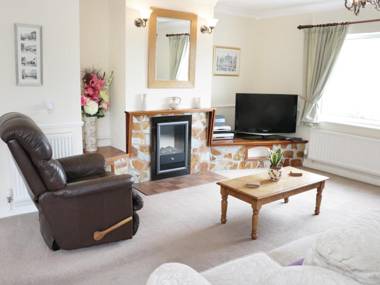 Glebeland Bishops Castle