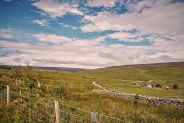 Host & Stay - The Red Brick Barn