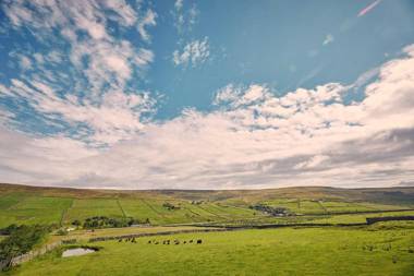 Host & Stay - The Red Brick Barn