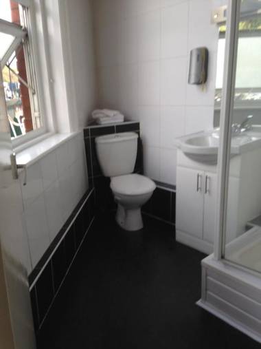 Shanahans B&B with Sports Bar