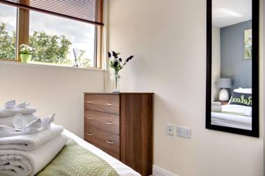 Mica Point City Centre Apartment