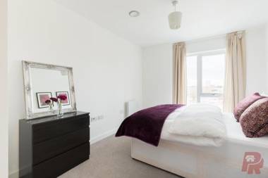 Modern Birmingham City Apartments Secure Gated Parking