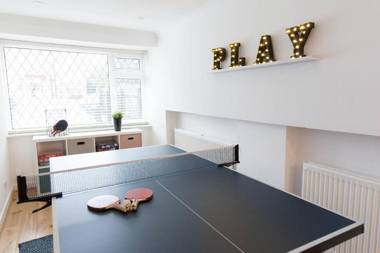 Moda Stays - Oxford House