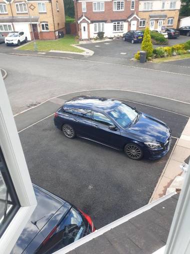 A Style 1 Bed Flat by Be More Homely Serviced Accommodation & Apartments Birmingham With King Bed Sleeps 4 Fast Broadband off road Parking - JUA