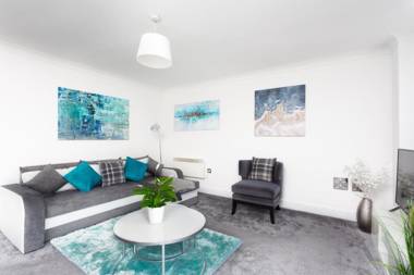 Absolute Stays At The Qube