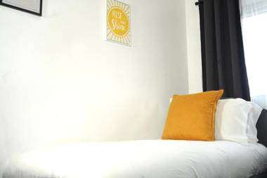 HS2 Large Groups NEC Stay Stunning House Birmingham For Company and Family