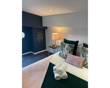 Masshouse Penthouse by JLJ Apartments