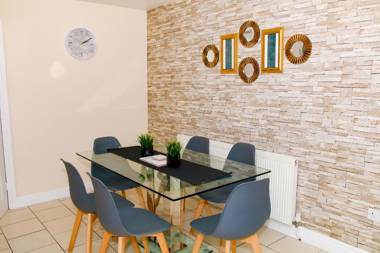 Newly Refurbished 3 Bedroom House B32 Area